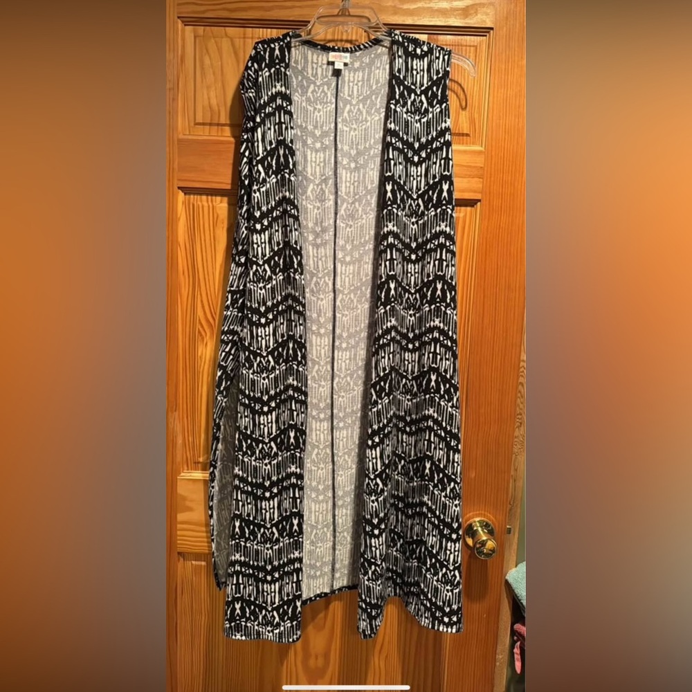 LuLaRoe Joy Size XL Black & White Patterned Open Duster Cardigan